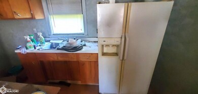 608 E 5th St, Aurelia, IA 51005 - photo 3