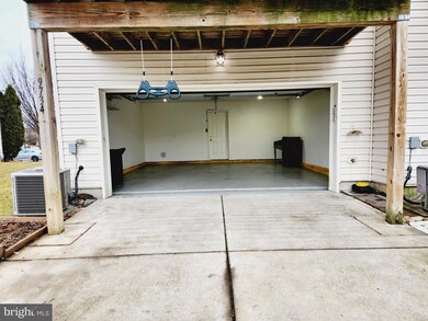 9734 Luguna Rd, Middle River, MD 21220 - photo 2