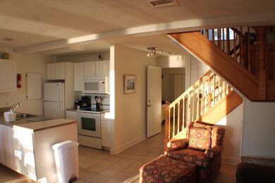 Kitchen/Entrance
