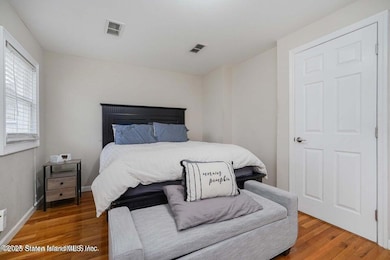 192 Bathgate St, Staten Island, NY 10312 - photo 3