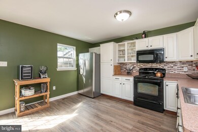 2226 Mckinley Ave, Reading, PA 19609 - photo 7