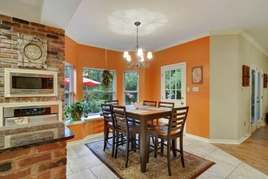 Dining room.