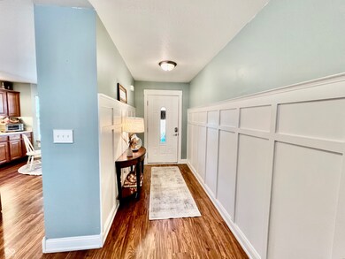 6069 Prairie Stream Way, Columbus, IN 47203 - photo 6