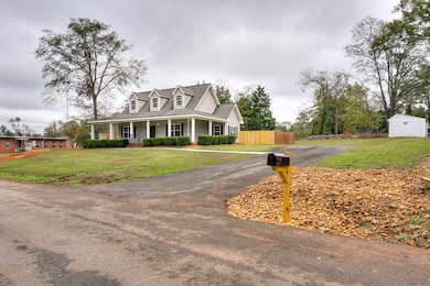 225 Thurmond St, Edgefield, SC 29824 - photo 7