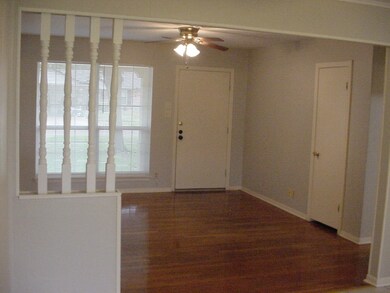 10326 Southport Dr, Houston, TX 77089 - photo 2