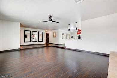 1718 Golden Arrow Dr, Las Vegas, NV 89169 - photo 6