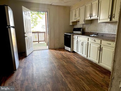 3218 W Belvedere Ave, Baltimore, MD 21215 - photo 6