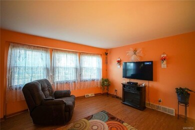 736 Remington Dr, North Tonawanda, NY 14120 - photo 3