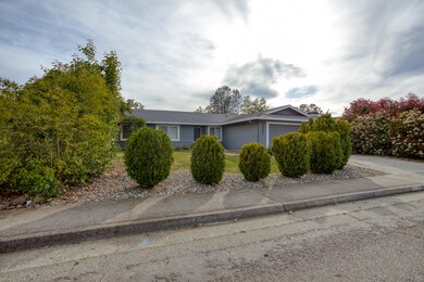 2903 Starlight Blvd, Redding, CA 96001 - photo 2