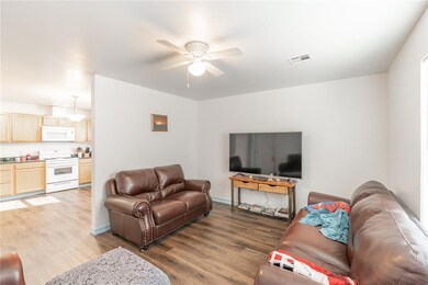 622 S Ash St, Guthrie, OK 73044 - photo 6