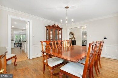 10337 Windsor View Dr, Potomac, MD 20854 - photo 4