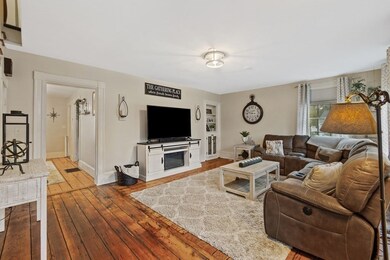586 Elm St, South Dartmouth, MA 02748 - photo 5
