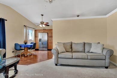 06-Living Room to Kitchen