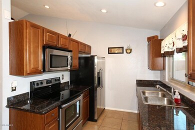 Kitchen2 (2)