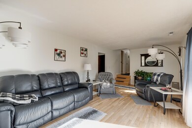 4445 Comet Trail-7