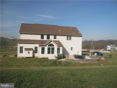 85 Sage Dr, Pottstown, PA 19465 - photo 2