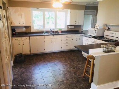 109 Kitchen1