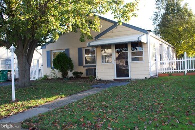 228 Blue Hen Rd, New Castle, DE 19720 - photo 2