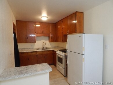 1709 Tower Dr, Ardmore, OK 73401 - photo 2