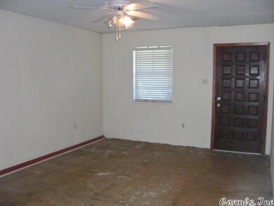 2213 Tyler St, Conway, AR 72034 - photo 2