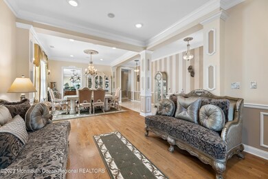 LIVING ROOM/DINING ROOM
