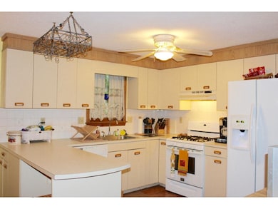 29 Birchwood Dr unit 29, Milford, NH 03055 - photo 4