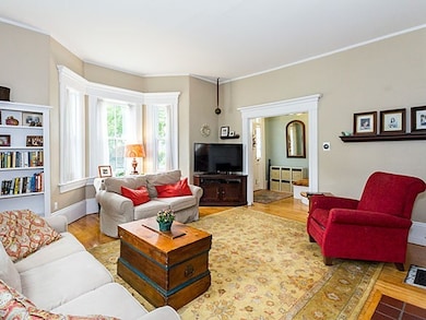 61 Forest St, Newton Highlands, MA 02461 - photo 3