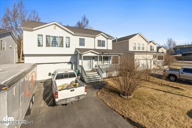 26-Exterior Front 20220427-DW-6229