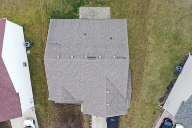 2424 Monarchy Ln, Greenwood, IN 46143 - photo 6