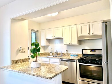 1524 Waltham Rd unit 1524, Columbus, OH 43221 - photo 2