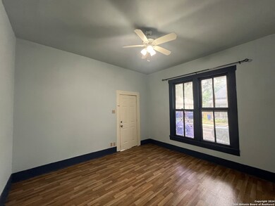 213 Cadwallader St unit 2, San Antonio, TX 78212 - photo 4