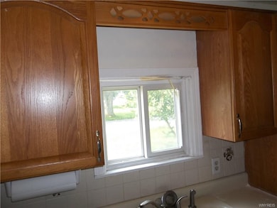285 East Ave, North Tonawanda, NY 14120 - photo 4