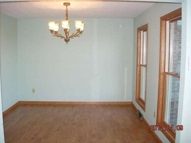 18247 W Hellwig Rd, Graytown, OH 43432 - photo 3