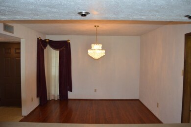 5615 W Ridgecreek Cir, Houston, TX 77053 - photo 6