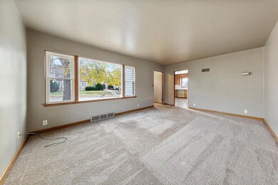 315 Oak St, Le Sueur, MN 56058 - photo 5