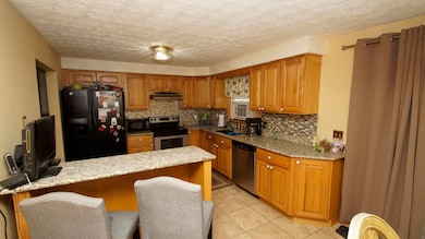 19 Mike Ln, Litchfield, NH 03052 - photo 2