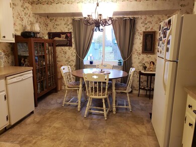 2509 Victor Ave, Lansing, MI 48911 - photo 4