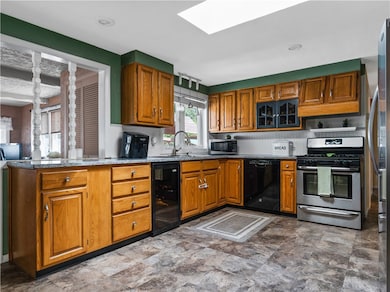 107 Hollow Tree Dr, Cranston, RI 02920 - photo 6