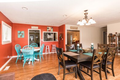 Living Dining Combo
