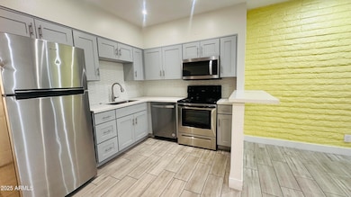 Kitchen with Breakfast Bar