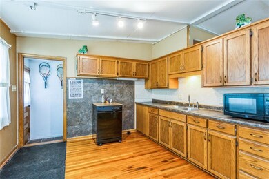 3621 Mount Vernon Rd SE, Cedar Rapids, IA 52403 - photo 7