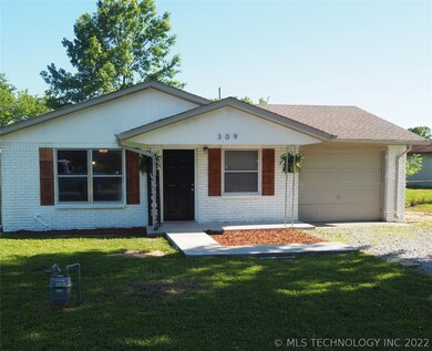 309 N Hickory Ln, Moore, OK 73160 - photo 4