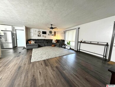 1025 20th St, Fairbury, NE 68352 - photo 6