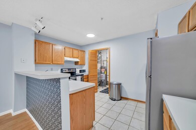 2225 Ranchview Ln N unit 1, Plymouth, MN 55447 - photo 6