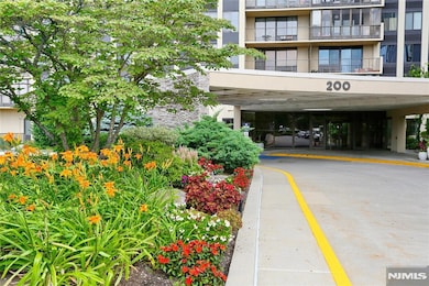 200 Winston Dr unit 2116, Cliffside Park, NJ 07010 - photo 3