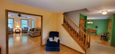 185 Locust Dr, Milford, PA 18337 - photo 3