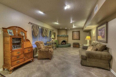 007_Family_Room[1]