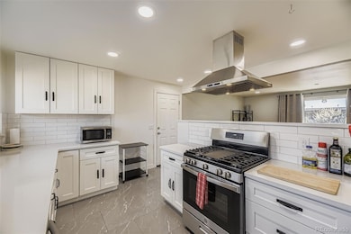 471 Iola St, Aurora, CO 80010 - photo 2