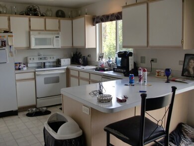 2127 Aberdeen Dr, Carpentersville, IL 60110 - photo 6