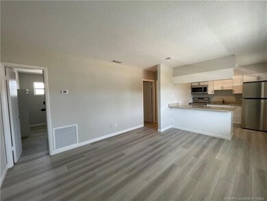 661 Hernando St unit 9, Fort Pierce, FL 34949 - photo 3